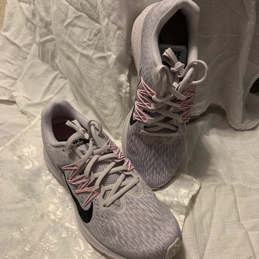Nike Zoom Winflo 5, Grey & Pink